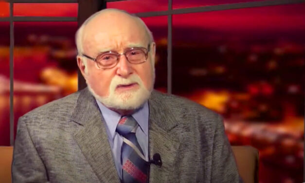 Nagy a baj a Família Kft. 95 éves sztárjával: Baranyi László a kezét is elveszítheti