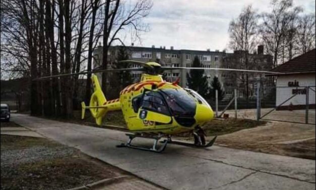 „Teljesen összetörte a látvány, senkinek sem kellene így látnia az unokáját!” – továbbra is mélyaltatásban tartják a 12 éves Miklóst, aki úszásoktatás közben kapott agyvérzést