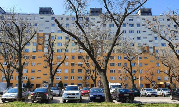 Figyelem! Kamuszakemberek járják a budapesti lakásokat, nyílászárócserére hivatkoznak