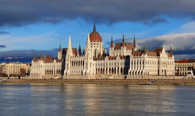 D/élután már Budapesten is megmozdult a föld: nem itt volt az újabb földrengés epicentruma, mégis lehetett érezni