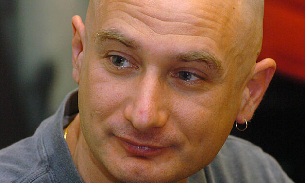 „Könyörögtem, hogy térjen magához, álltam az ágyánál és imádkoztam” – Cipő húga a mai napig gyászolja a Republic egykori énekesét, aki tíz éve halt meg