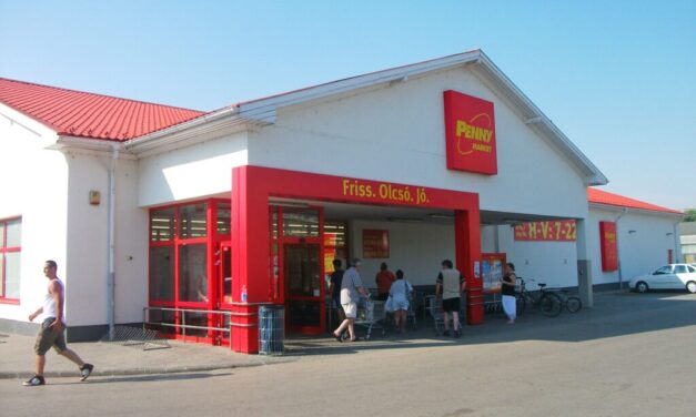 Itt a PENNY bejelentése: fizetőssé teszik a parkolást, ezek az áruházak érintettek – Itt vannak a részletek!