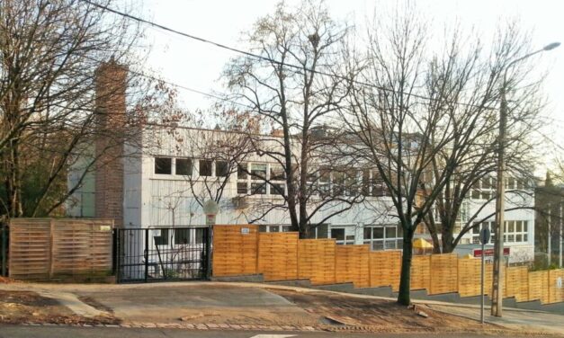 „Az egyház nem kíván beleszólni az intézményekben zajló oktatásba” – a tulajdonjogról viszont nem mondanak le. A 2. kerületben is balhé van a tervezett átvétel miatt