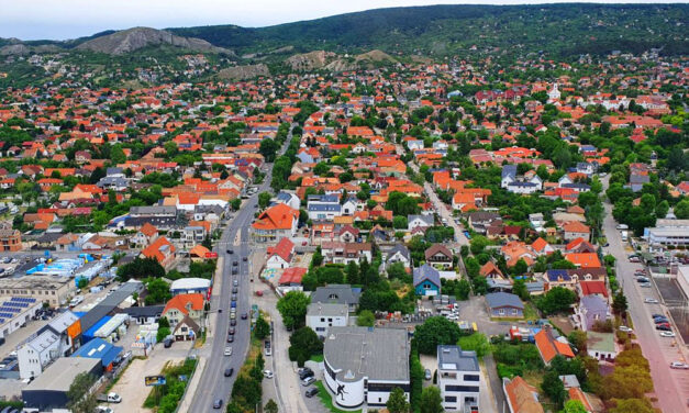 Komoly bajban a budaörsiek – nem vállalják tovább a vízszállítást a helyi önkéntes tűzoltók. Megtalálták a megoldást, fájni fog!