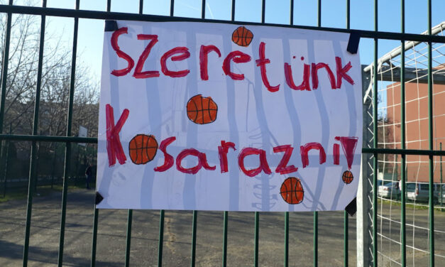 „Valami nagyon nincs rendben nála odabent” – Kiüldöznék Ceglédről a helyiek életét megkeserítő nyugdíjasokat