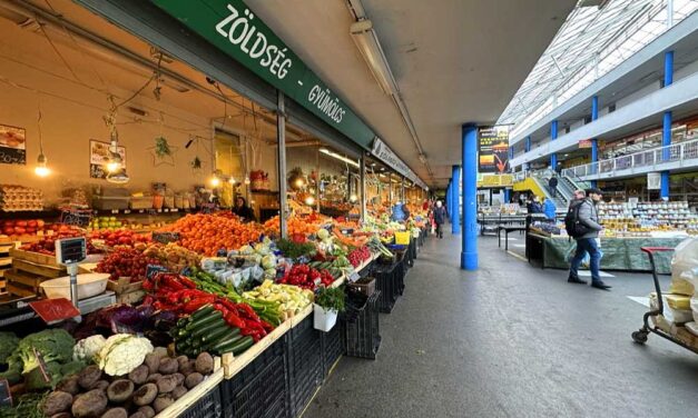 A büdös húst áruló hentes taccsra vágta az ikonikus budapesti piacot, most talpra állhatnak, de sokba fog ez kerülni mindenkinek