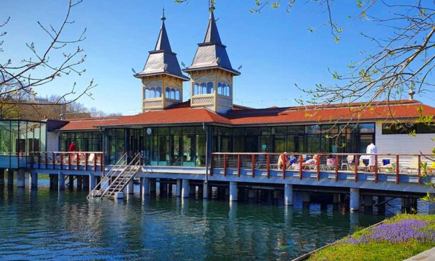 Drasztikusan nőnek a balatoni szálláshelyek árai idén, a legtöbbet Hévízen kell fizetni egy éjszakáért