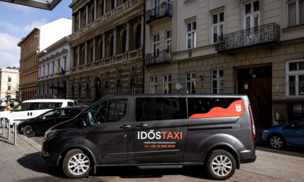 Időstaxi indul Terézvárosban, a 60 év felettiek ingyen vehetik igénybe a szolgáltatást