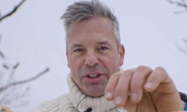 Megszaladt a sniccer a dísztál készítése közben – horrorbalesetet szenvedett a magyar sztárséf, a Szent János Kórházban hozták helyre