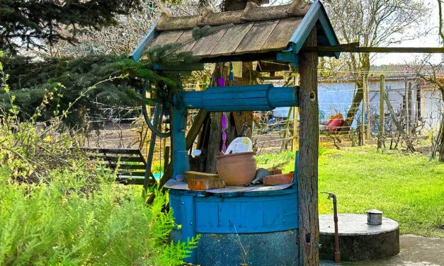 Milliókba kerülhet egy rozoga kerti kút engedélyeztetése, sok százezer embert érint a probléma, most itt a megoldás, már a Parlamentben is erről beszélnek