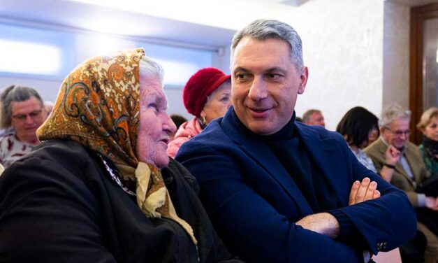 Főváros-vidék ellentétet szít Lázár János, ráadásul Vitézy Dávid szerint a magyar vasúti közlekedés fejlődését is kinyírja a miniszter