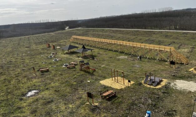 A 2. kerület polgármestere „finoman” beleállt a lomb nélküli lombkoronasétány építőjébe: azt is közölte, hogyan lehetne hasznosítani a teljesen értelmetlen építményt