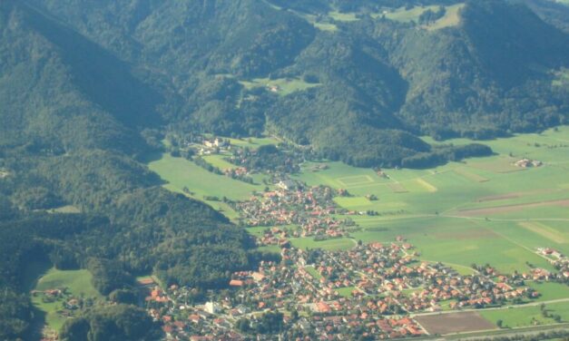 Tragédia Bajorországban – nem tért vissza a hegyi túráról az 58 éves magyar férfi, egy szakadékban találták meg a holttestét