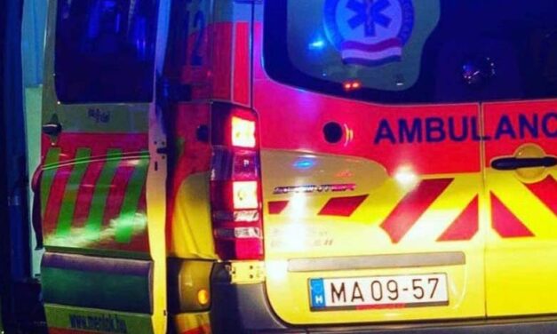 Durva baleset a Keletinél: motoros futárt gázolt a BKK egyik gyorsjárata