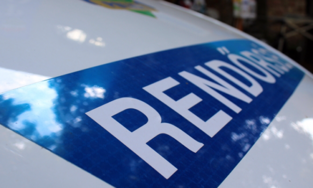 „Az árokban kaptam igazán sokkot, amikor megláttam, hogy a bal kezemen nyílt törés van, az inam is kilátszott” – kamion sodorta el a neszmélyi kerékpáros asszonyt, azóta is keresi az elkövetőt