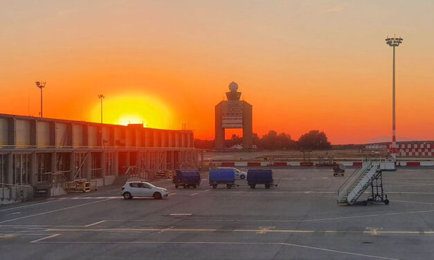 „Az egyik utas annyira rosszul lett, hogy elájult”- 180 ember vár arra a budapesti repülőtéren, hogy elindulhasson Egyiptomba