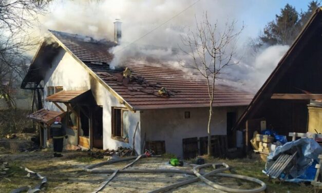 Szivárgó szén-monoxid, kigyulladt kocsik, lakástüzek: nem unatkoztak a húsvéti hétvége első napján a tűzoltók, főváros szerte csaptak fel a lángok