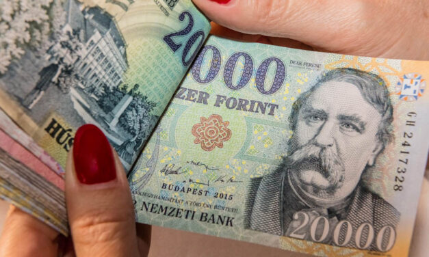 A készpénz már nem nagyon kell: kiderült, így fizet manapság a magyar