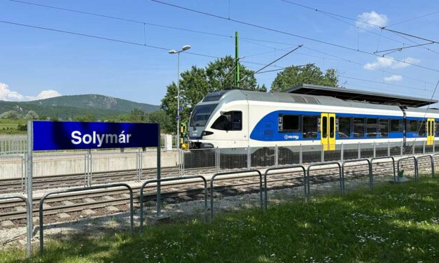 Itt az újabb áremelés: drasztikusan nőnek július 1-től a távolságalapú vonat – és buszjegyek díjai