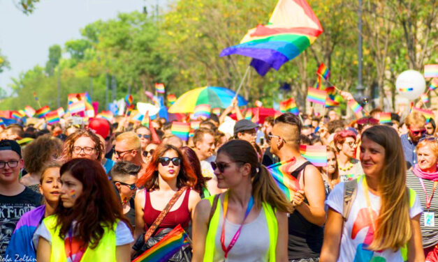 Szivárványba borul Budapest: itt van minden, amit a mai Pride felvonulásról tudni kell