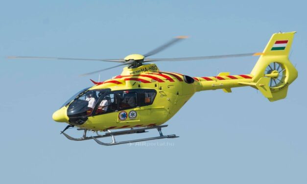 FRISS! Halálos baleset a 33-as főúton, négy autó ütközött egymással, helyszínen a mentőhelikopter is