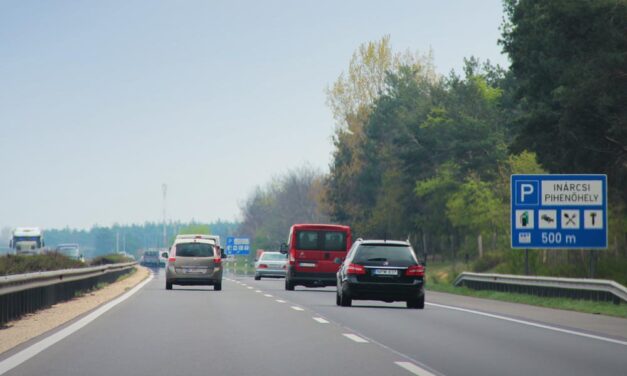 Szörnyű balesettel indult a csütörtök reggel: az M5-ösön két autó rohant egymásba, egy ceglédi férfi azonnal meghalt