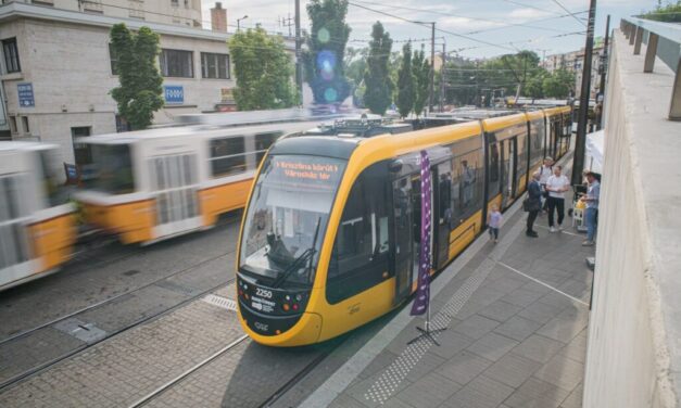 Újra lehet villamossal közlekedni Hűvösvölgyben, iskolakezdésre megérkeztek az új szerelvények