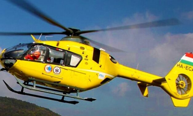 Dráma a focipályán: mentőhelikopter vitte a fővárosba a csapat gólkirályát, félbeszakadt a rangadó