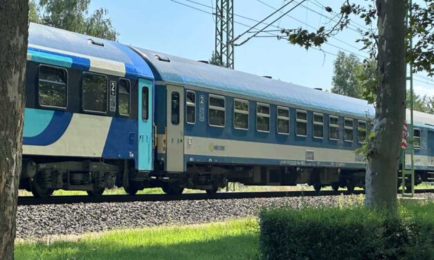 Tragédia a Balatonnál: elgázolt egy embert a Helikon InterRégió