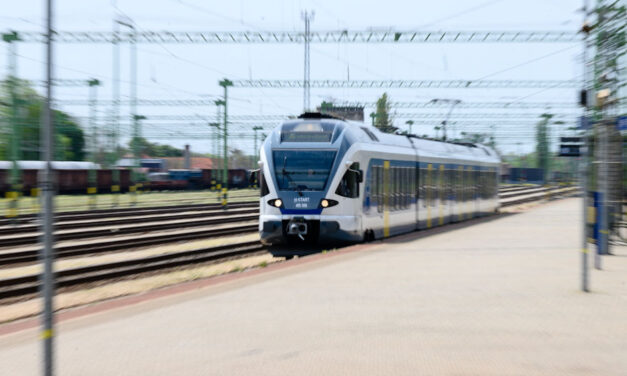 Rémes! Kis híján összeütközött két vonat Győr-Moson-Sopron vármegyében!