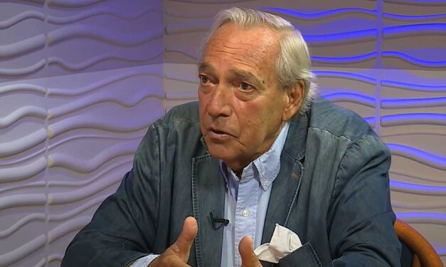 Nevetés, sírás, átértékelt mondatok – visszatért a színpadra Benedek Miklós