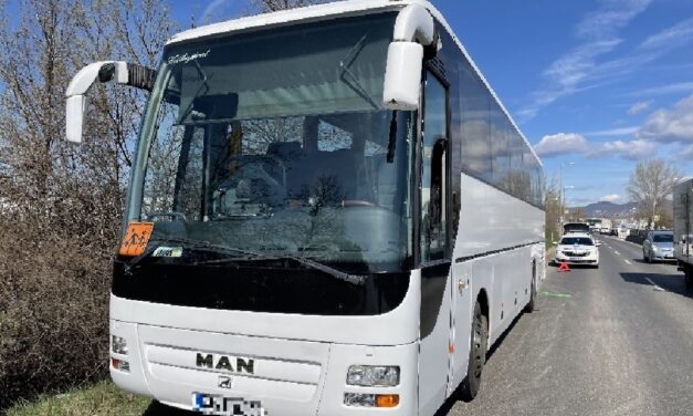 Pánikrohamot kapott az autista kisfiú a Volánbuszon, miután a sofőr ordítozni kezdett vele