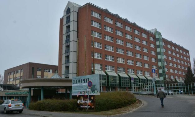 24 kórházigazgatót rúgott ki Pintér Sándor: távoznia kellett a székesfehérvári igazgatónak is, aki a Covid idején engedély nélkül beszélt a döbbenetes halálozási arányokról