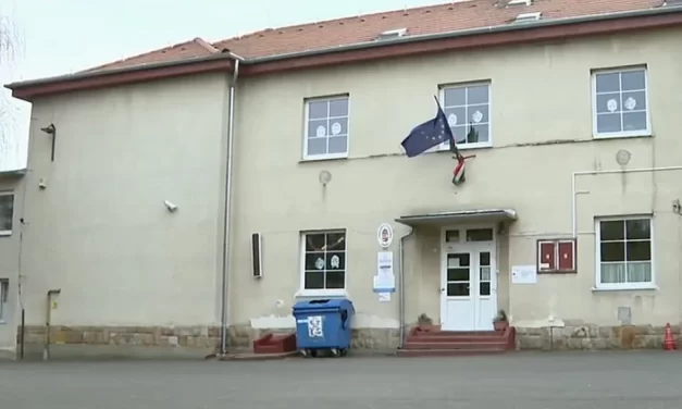 Leállt a szíve és összeesett egy diák matekórán: a tanár kezdte meg a 14 éves fiú újraélesztését