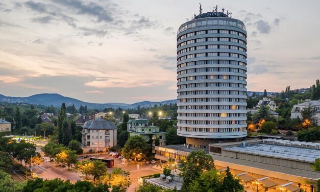 A NER közeli milliárdoshoz, Garancsi Istvánhoz került az ikonikus Körszálló