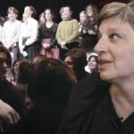 Könnyfakasztó: a kirúgott és felmondott tanáraiknak énekeltek a Radnóti Színházban a diákjaik – videó a cikkben