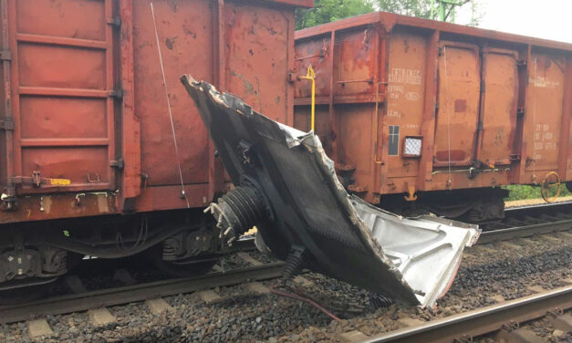 Kamionnal ütközött egy tehervonat Adácsnál: teljesen leállt a vasúti közlekedés a miskolci és az ergi vonalon