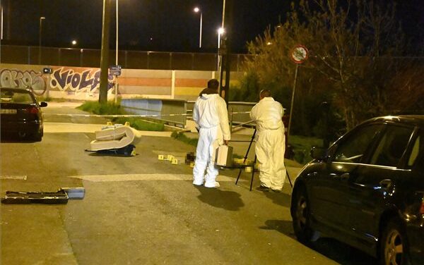 Egy karóval ütött agyon egy hajléktalant a lomizós férfi Budapesten, az elkövető a gyilkosság után busszal szökött meg a házi őrizetből