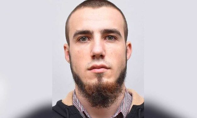 Ez a férfi az audis ámokfutó, 7 ember sérüléséval járó balesetet okozott, aztán elmenekült, most kiadták ellene a körözést