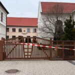 Rengeteg lőfegyvert és kézigránatot találtak a Gödöllői Református Líceum építkezésén: azonnal kiürítették az iskolát