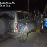 Részegen, jogsi nélkül hajtott bele a rendőrökbe egy orvos: a bíróság nem tartóztatta le, mert nagy vagyona van és fontos, hogy gyógyítson