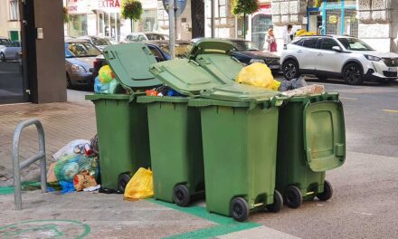 Akkora kuplerájt csinálnak a guberálók Terézvárosban a kidobott palackok után kutatva, hogy az önkormányzat szigorított a kukák kihelyezési szabályain