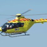 Vonatbaleset Tiszalökön: traktorral ütközött egy szerelvény, mentőhelikopter érkezett a helyszínre