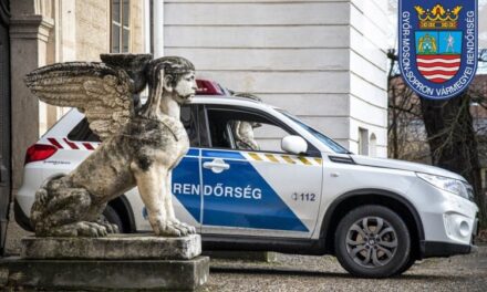 Megkéseltek egy embert egy debreceni étteremnél, egy katona sietett a sérült segítségére