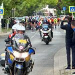 Mentőautó konvoj követte a száguldozó bringásokat Budapest környékén, rengetegen szurkoltak a Tour de Hongrie versenyzőinek