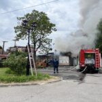 Leégett Szolnok ikonikus étterme, az Evezős Csárda: a tulajdonos arra ébredt, hogy lángokban áll élete munkája – videó az oltásról