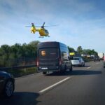 Egymás után 2 baleset is történt az M1-es autópályán: egy ember meghalt, több felnőtt és 3 gyermek sérült meg