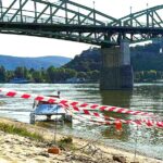 Lezárták a Duna egy szakaszát, séta közben óriási bombába botlott egy nő