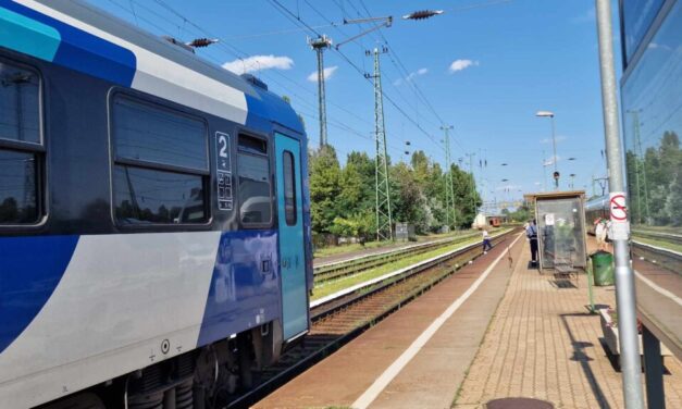 Elgázolt egy embert a vonat Káposztásmegyernél, péntek estig mindkét vágányon szünetel a forgalom