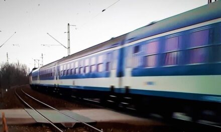 MÁV: biztosítórendszer hiba miatt késnek a vonatok a hatvani és a győri vonalon